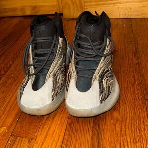 🔥🔥 Yeezy Quantum Amber Tint